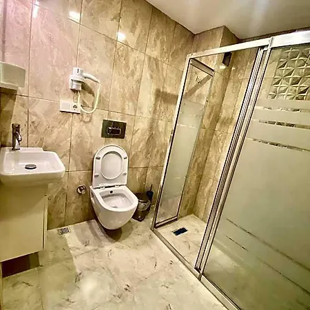 Grand Lara Otel 2*