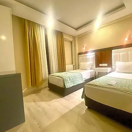 Hotel Grand Lara 2*