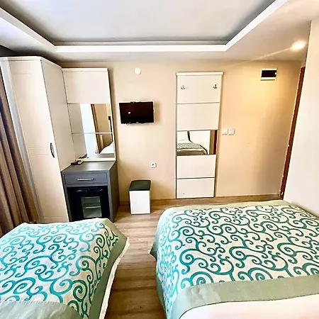 Hotel Grand Lara 2*